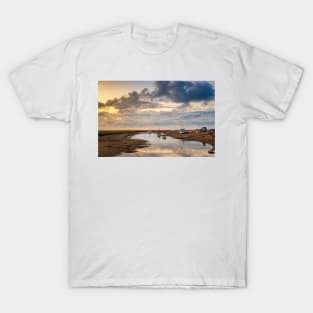 Evening Light over the River Glaven at Blakeney, Norfolk T-Shirt